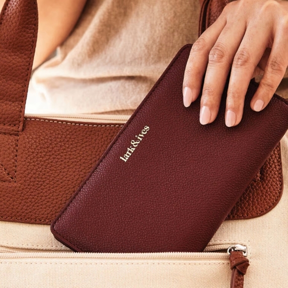 New Wine colored vegan leather wallet - Picture 2 of 8